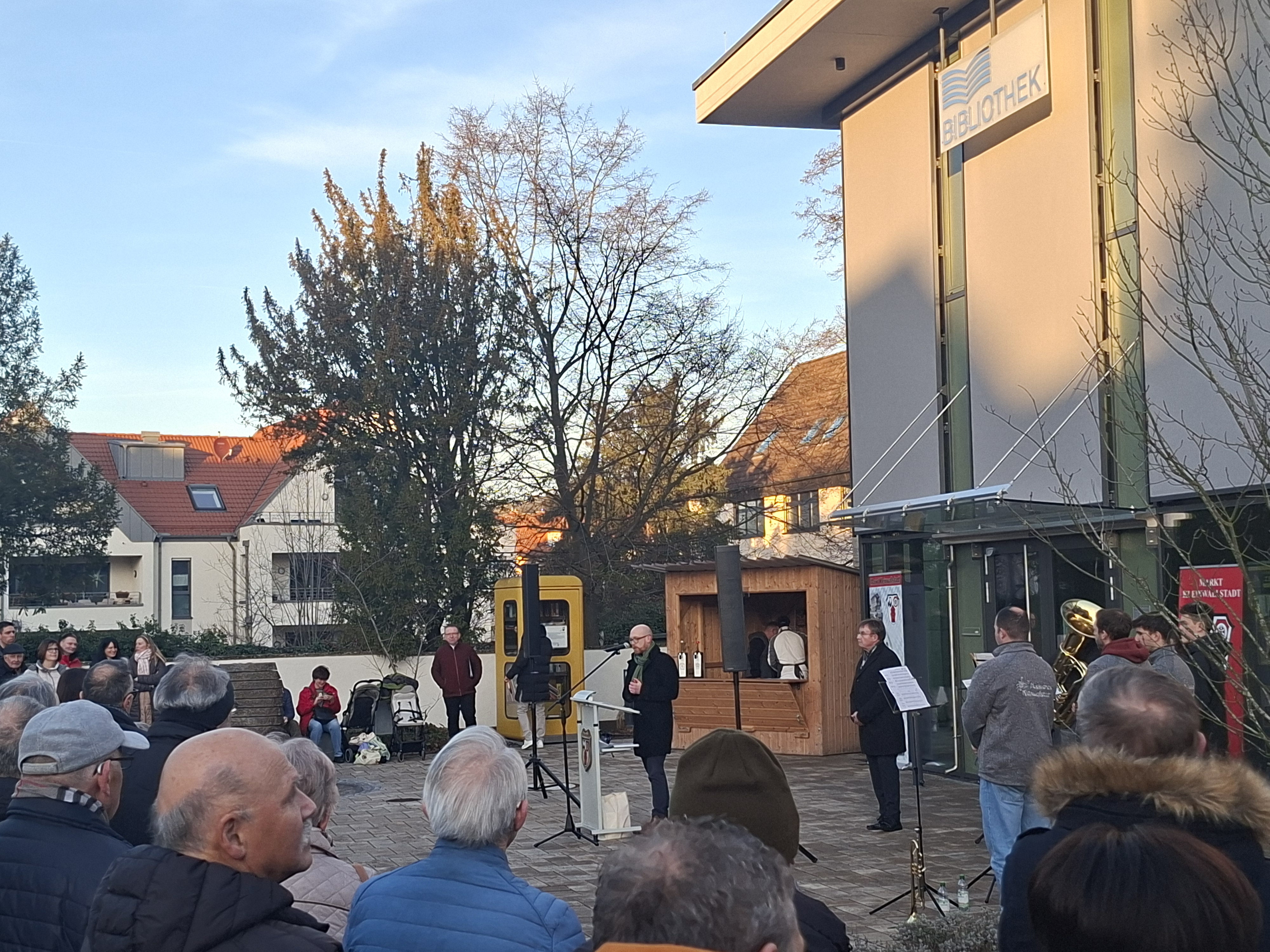 Einweihung Wallst. Höfe IV.jpg