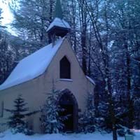 Verschneite Christkönigskapelle