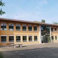 Außenansicht Schule Hofstetten