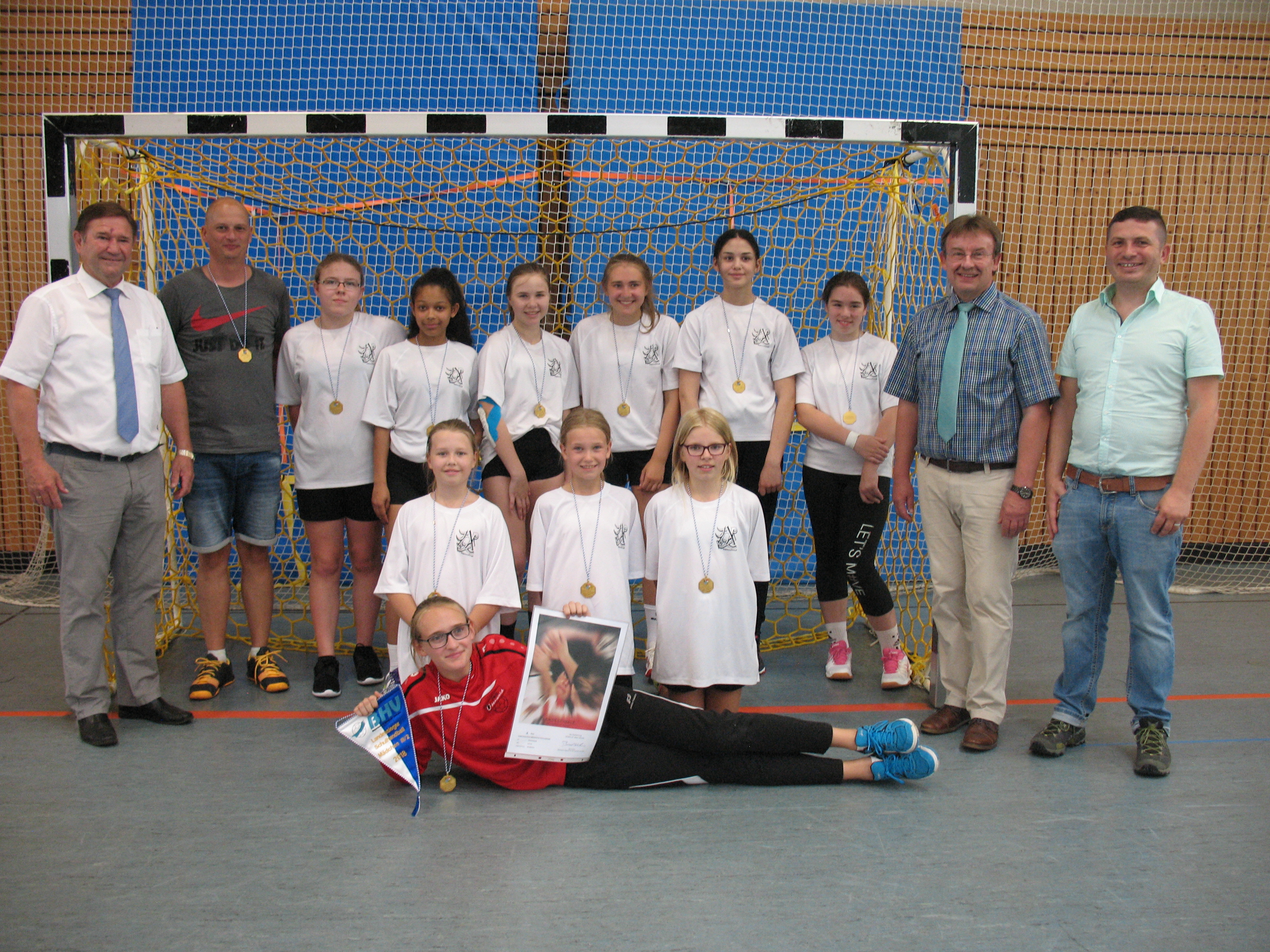 Mannschaftsbild mit Bgm. und Rektor