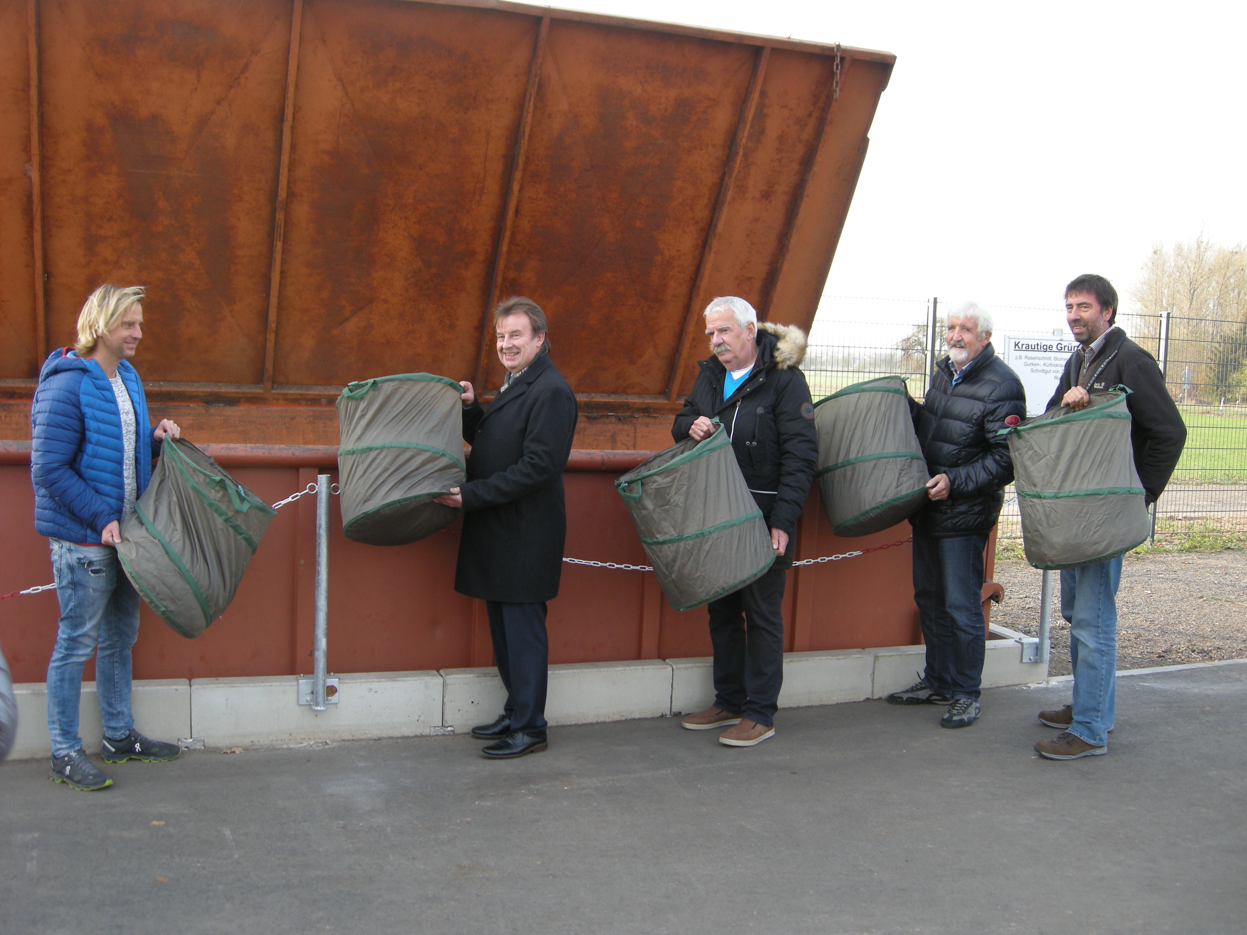 Übergabe Grüngutsammelplatz
