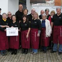 Spendenübergabe Bürgerstiftung_ Backhausteam