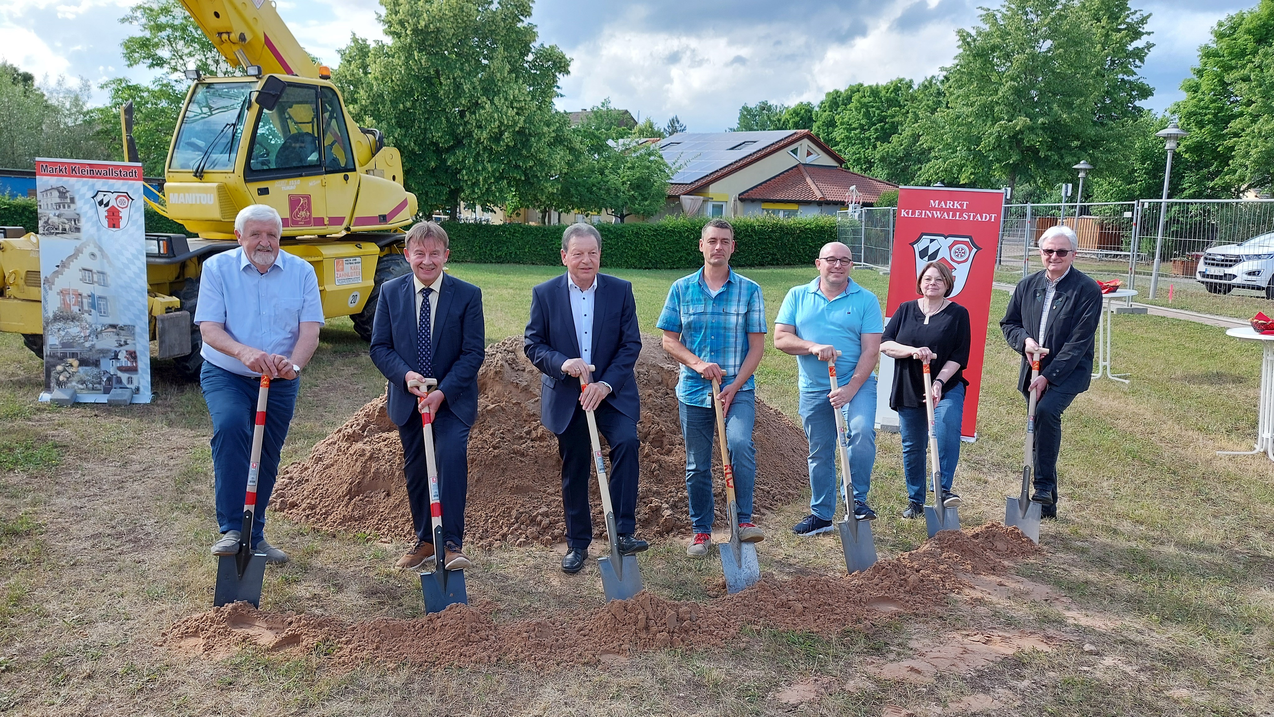 Bild Spatenstich.jpg
